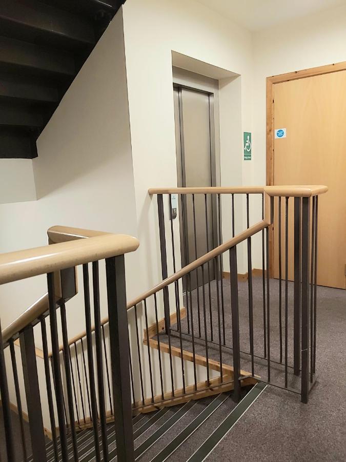 Inverness City Centre Apartment With Elevator And Google Chromecast Εξωτερικό φωτογραφία