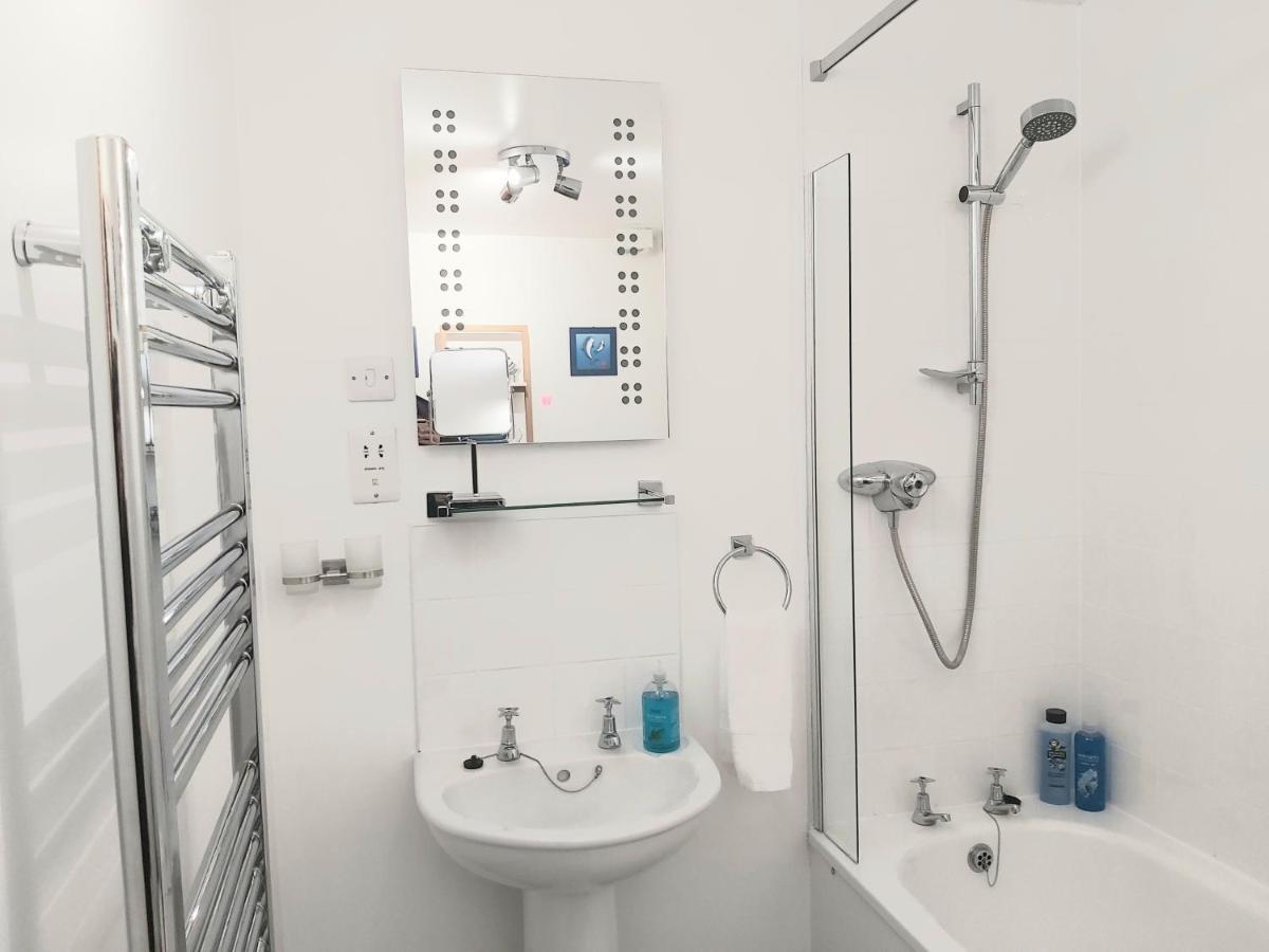 Inverness City Centre Apartment With Elevator And Google Chromecast Εξωτερικό φωτογραφία