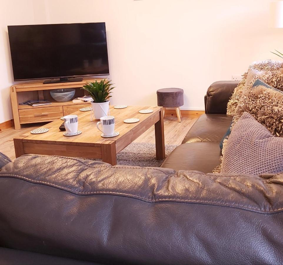 Inverness City Centre Apartment With Elevator And Google Chromecast Εξωτερικό φωτογραφία