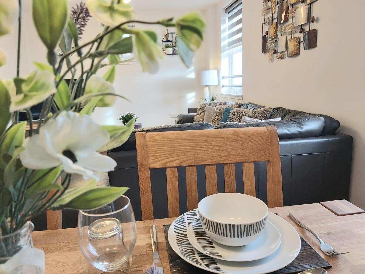 Inverness City Centre Apartment With Elevator And Google Chromecast Εξωτερικό φωτογραφία