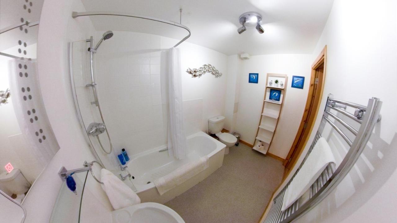 Inverness City Centre Apartment With Elevator And Google Chromecast Εξωτερικό φωτογραφία